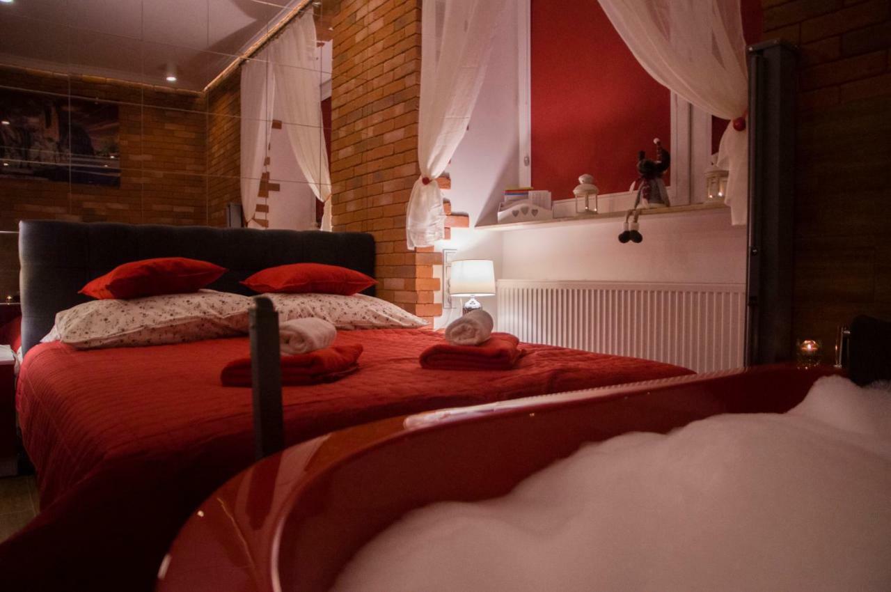 Jacuzzi Apartment Red Kraków Zewnętrze zdjęcie