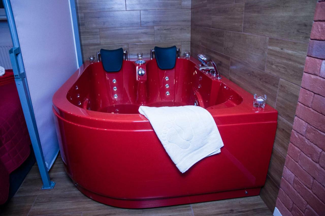 Jacuzzi Apartment Red Kraków Zewnętrze zdjęcie