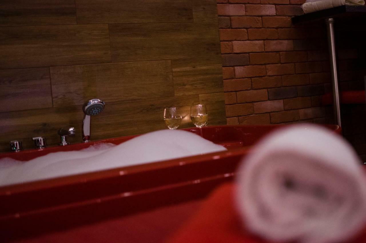 Jacuzzi Apartment Red Kraków Zewnętrze zdjęcie