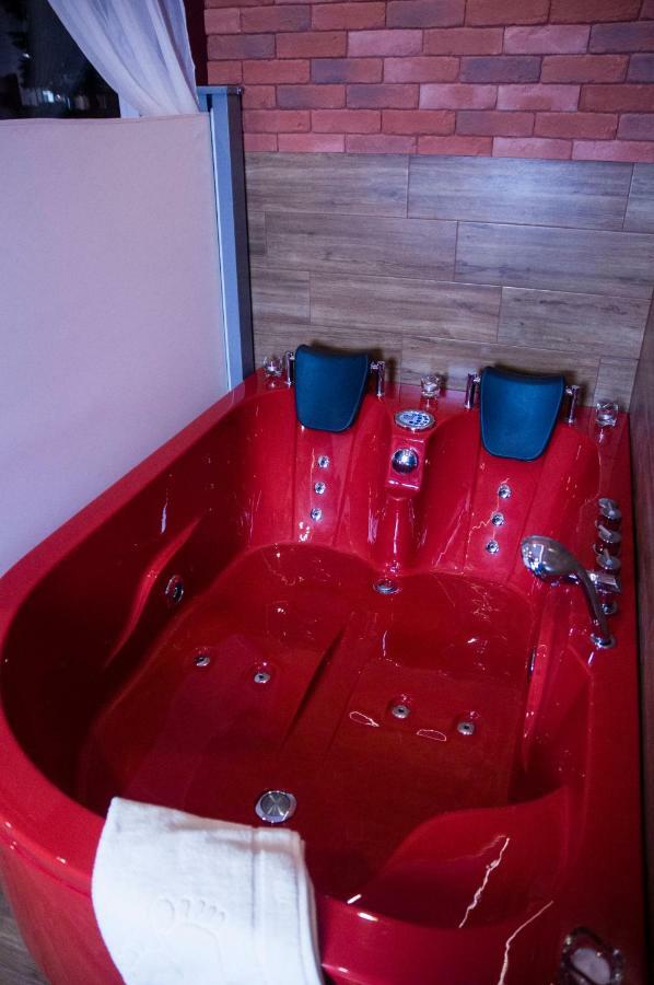 Jacuzzi Apartment Red Kraków Zewnętrze zdjęcie